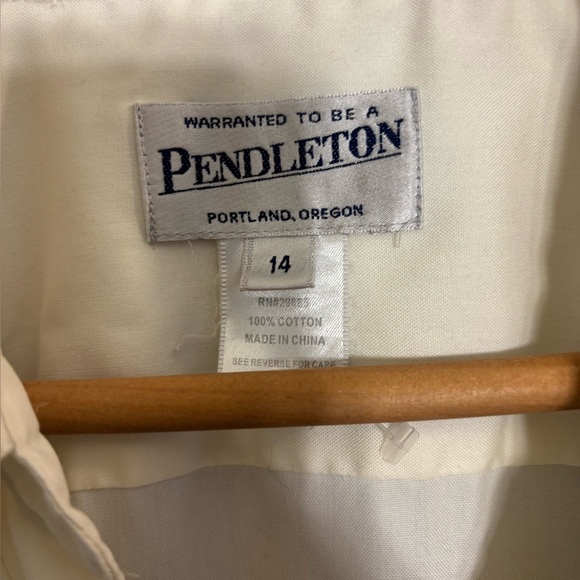 Pendleton 100% cotton white button up - Picture 3 of 3